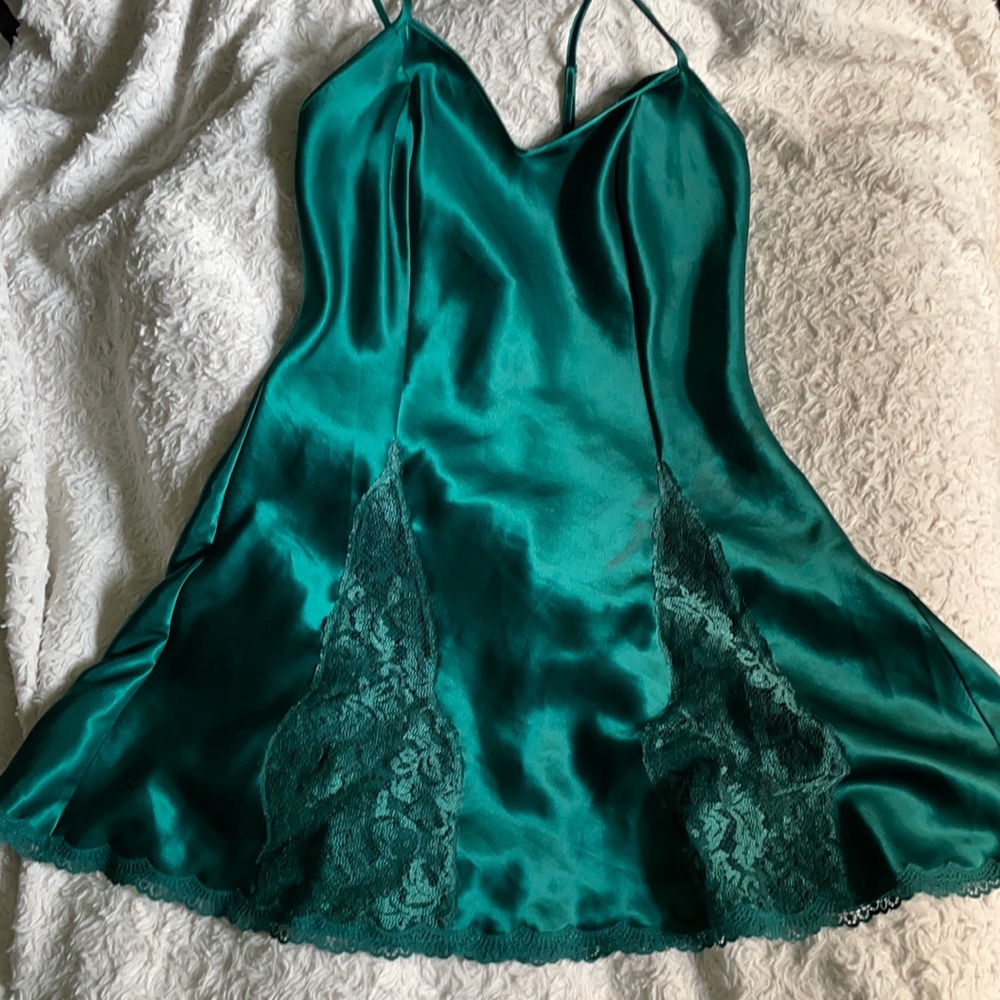VTG VS Nightie